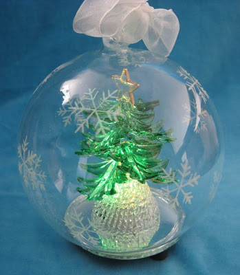 bolas y adornos de navidad de cristal con luz