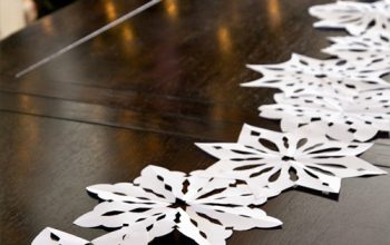 Copos de nieve para decorar la mesa.